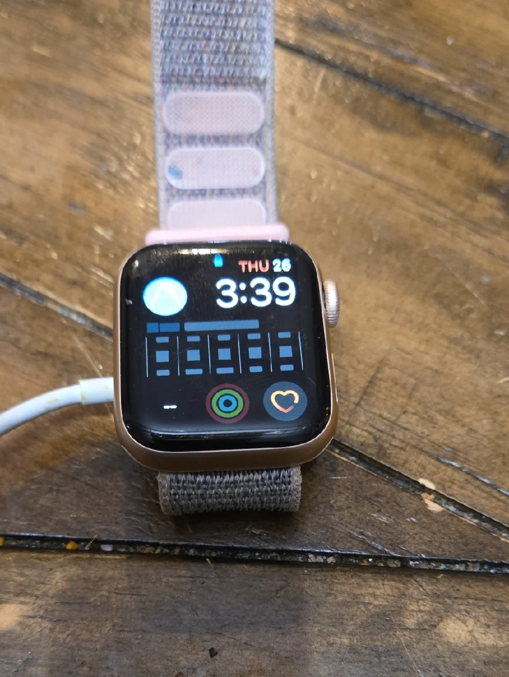 Apple 4 Series